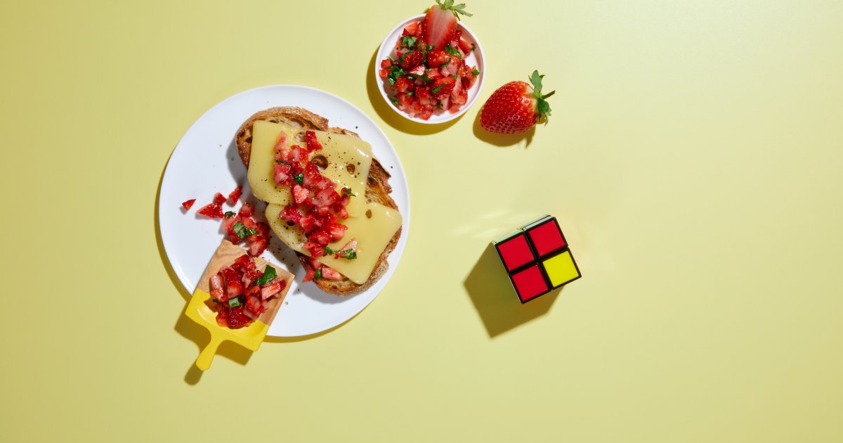 Bruschetta with Jarlsberg® and strawberries - Jarlsberg