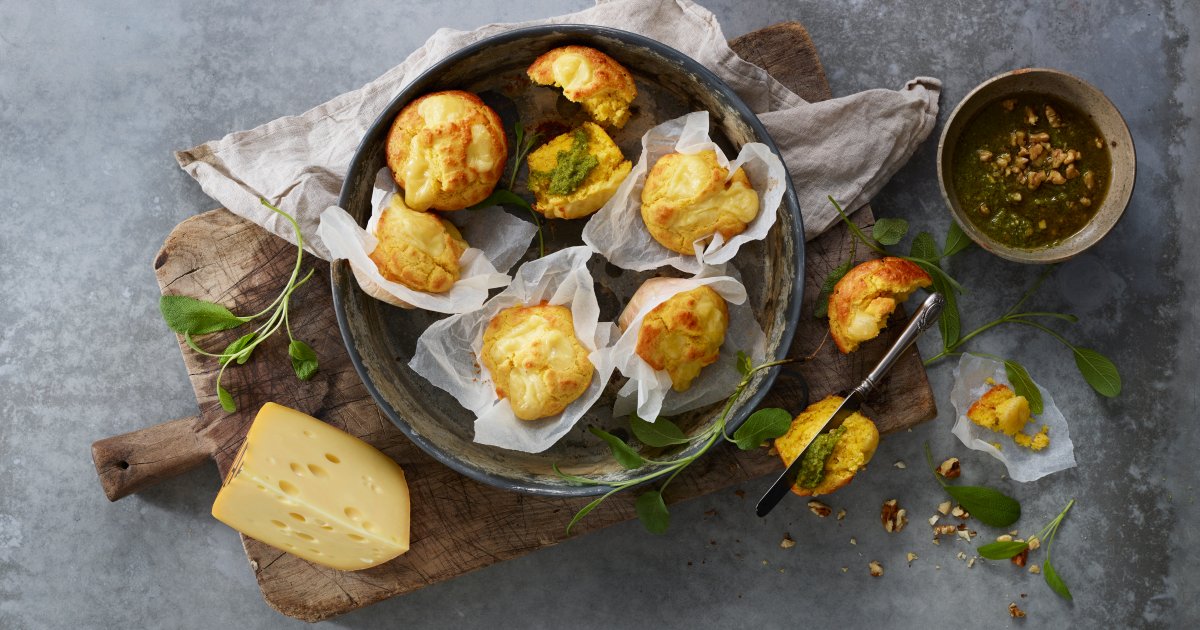 Corn muffins filled with Jarlsberg® and nut pesto - Jarlsberg