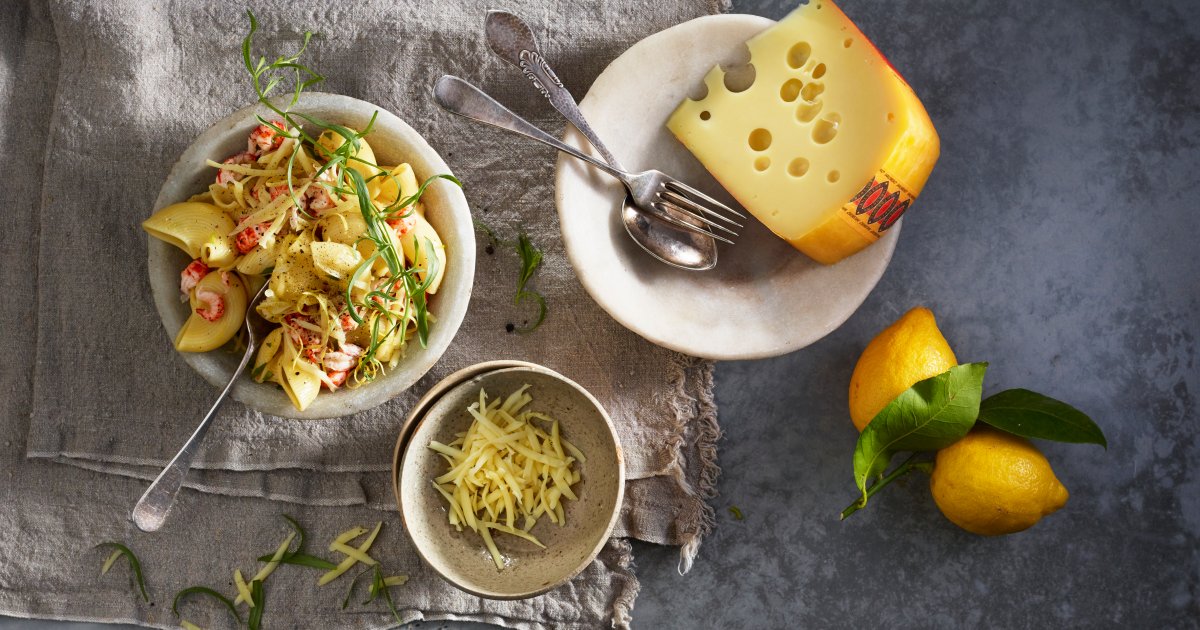 Creamy pasta with Jarlsberg® and crayfish - Jarlsberg