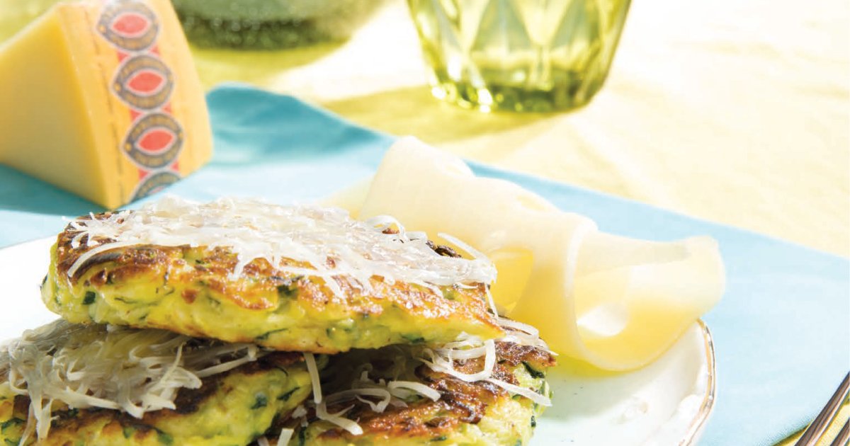 Jarlsberg® zucchini fritters with roasted garlic cream - Jarlsberg