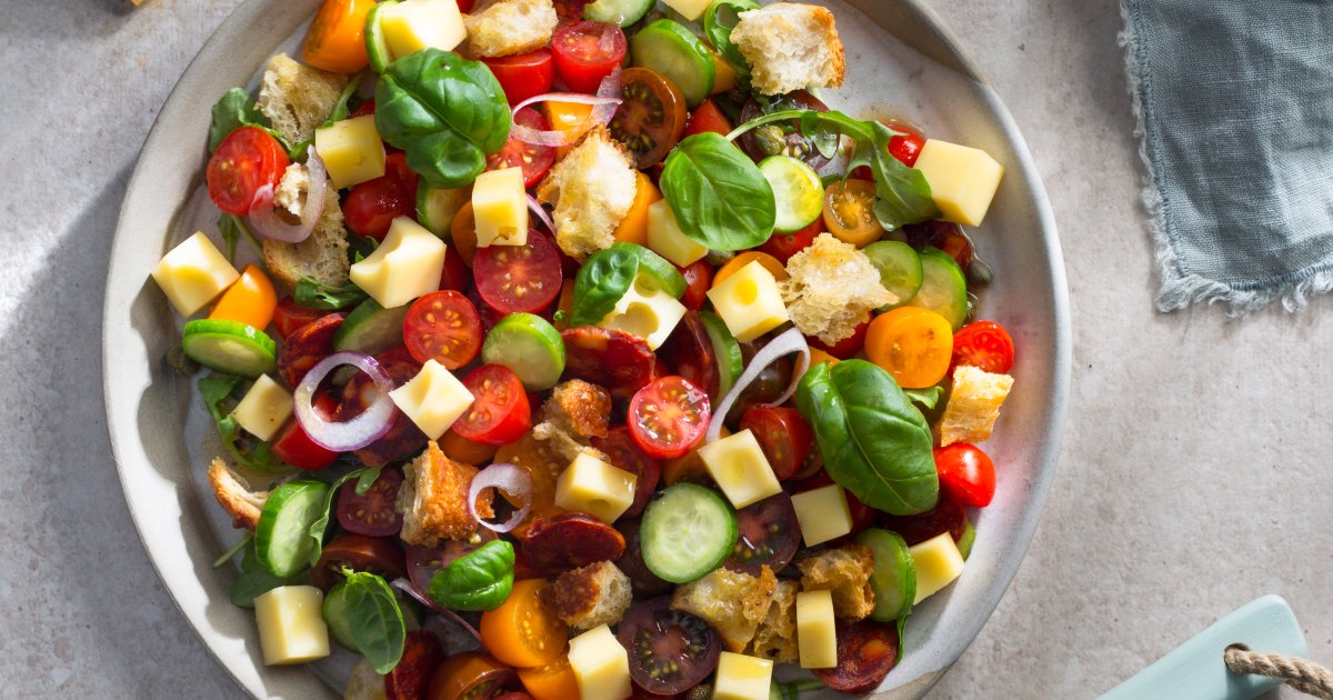 Panzanella with Jarlsberg® and chorizo - Jarlsberg